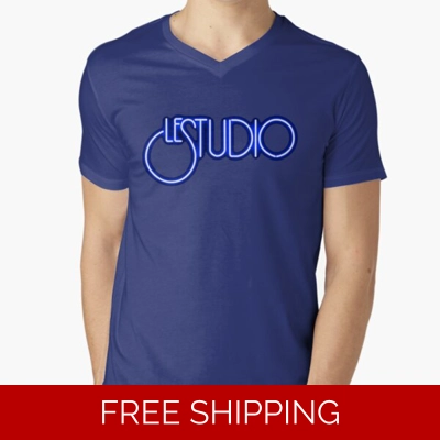 Le Studio V-Neck T-Shirt A White & Blue Logo